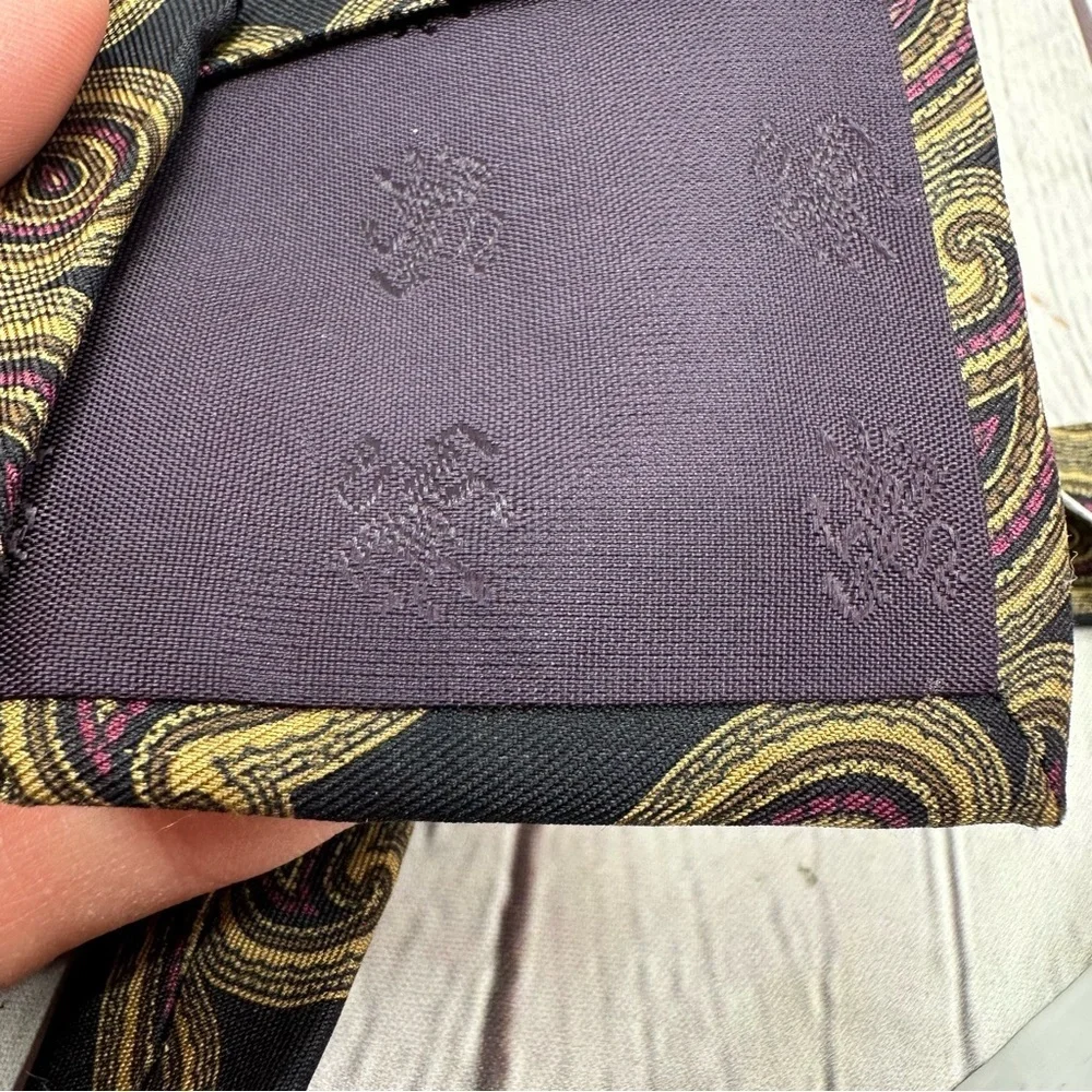 vtg Hart Schaffner Marx black Paisley silk Tie office professional